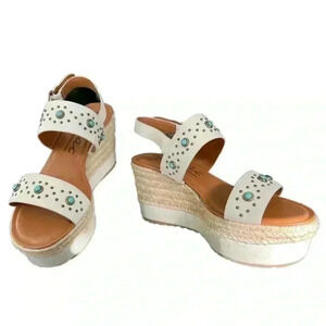 ZODIAC Women's Yana Sandal